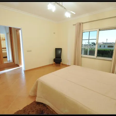 Вилла Villa Close To The Beach Лагоа